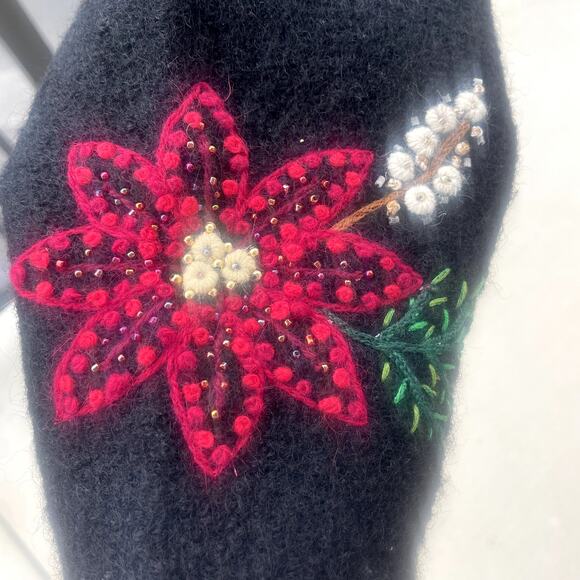 Coldwater Creek 100% Boiled Wool Christmas Embroidered Poinsettia Cardigan Sz M - Picture 4 of 5